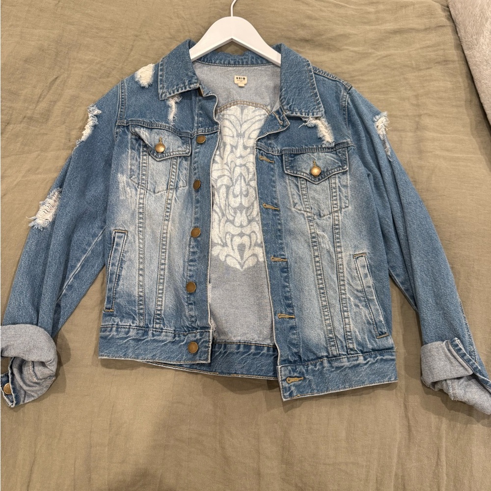 Jean jacket denim distressed